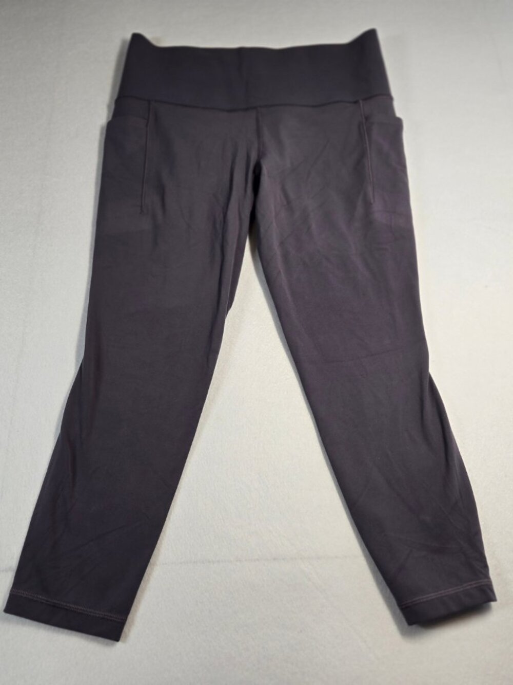 Athleta Salutation Stash 7/8 Tight Legging M